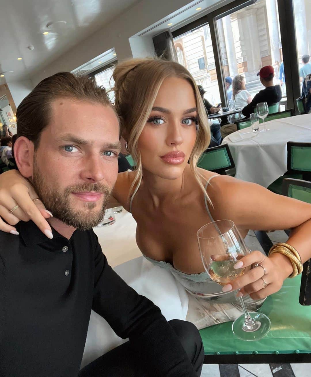 ロッティー・トムリンソンさんのインスタグラム写真 - (ロッティー・トムリンソンInstagram)「summer weddings🥰💕」7月23日 17時57分 - lottietomlinson