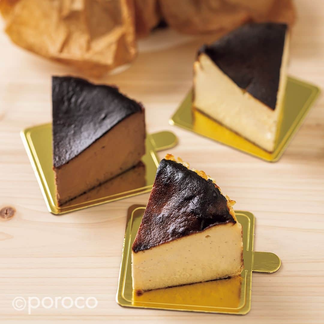 poroco（ポロコ）さんのインスタグラム写真 - (poroco（ポロコ）Instagram)「￨ 2023.5.27オープン✨￨ Patisserie Cheese Cake K . 厳選素材で軽やかな味を追求 多彩なバスクチーズケーキ . 南円山にオープンしたチーズケーキ専門店。 メインのバスクチーズケーキは定番のほか、バニラ、チョコレートが揃い、味の違いを試してほしいと３種セットで販売。道産クリームチーズ「リュクス」を贅沢に使った生地は軽やかさを追求し、異なるフルーツピュレが隠し味に。ワインにも合うのでぜひ。 . ①定番のベイクドチーズケーキ「ナチュール」590円、なめらかな「フロマージュプリン」390円。「フォション ダージリンティー」550円。 . ②3種類セットの「ザ・バスクコレクション」1,580円。 . ③バスクチーズケーキを中心に、様々なチーズケーキが並ぶ。チーズケーキに合うワインも販売している。 . イートインはワンドリンク制。ドリンクはコーヒー、紅茶、ジュースを用意。 . 鮮やかなブルーのパッケージは、手みやげにもぴったり！（編集TN） . 詳細はporoco WEBサイトに掲載❗️ ---------------------------------- Patisserie Cheese Cake K （チーズ ケーキ ケイ） 📍札幌市中央区南4条西23丁目1-45  　AORIO円山裏参道1F 🕒11：00～18：30　LO17：00 休：火曜 席：4席（禁煙） 🅿︎ 2台 @patisserie_cheesecake_k ---------------------------------- photo by Asako Yoshikawa（ @cocoonphotographs ） #CheeseCakeK #チーズケーキケイ #チーズケーキ #バスクチーズケーキ #チーズケーキマニア #sapporo #豊平区 #札幌新店情報 #newopen #LOVE札幌中央区 #札幌グルメ #札幌スイーツ #札幌カフェ #porocoスイーツ部 #poroco #札幌食べ歩き #札幌おでかけ」7月23日 18時00分 - poroco_magazine