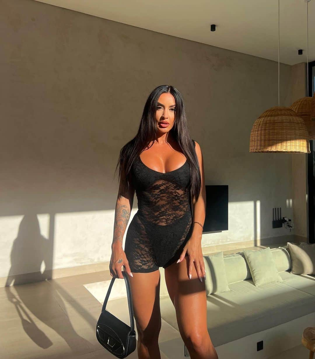 Steph Paccaのインスタグラム：「golden hour @villa.leros.bali」