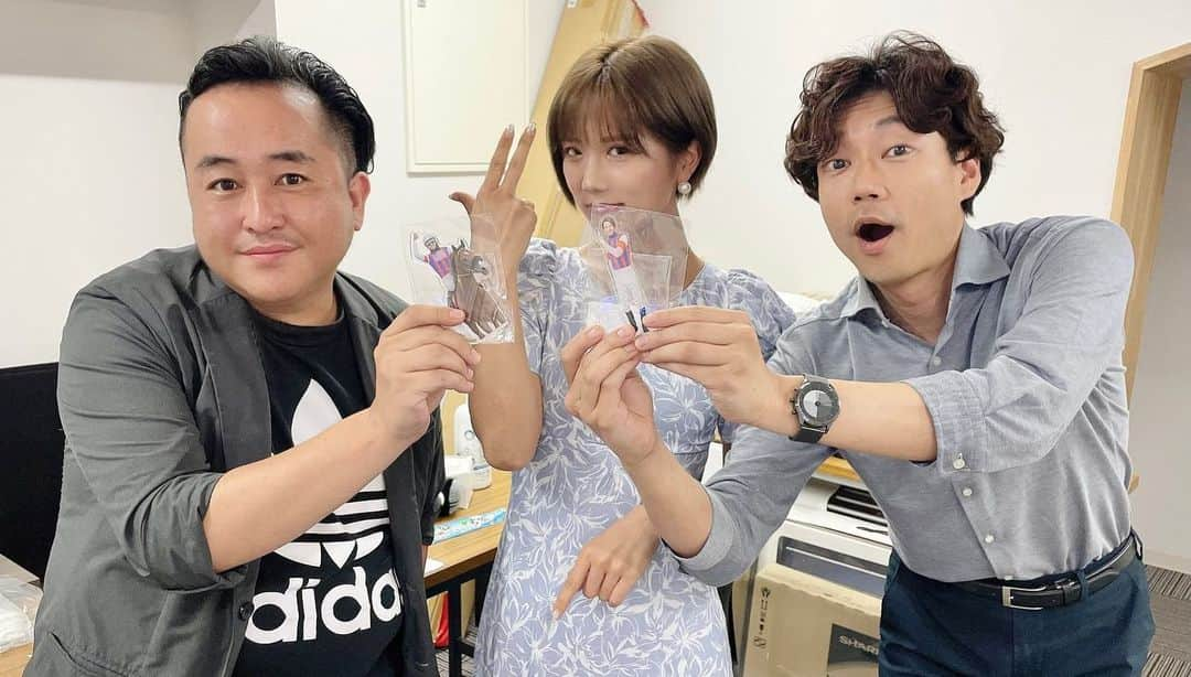 海江田麻貴さんのインスタグラム写真 - (海江田麻貴Instagram)「ㅤㅤㅤㅤㅤ  ㅤㅤㅤㅤㅤ 第8・9R予想会は、木村アナと中司記者と初タッグで とっても楽しく予想させて頂きました😂✨  ㅤㅤㅤㅤㅤ 普段は名実況、名解説者のお2人ですが、第8・9R予想会は合間で 素のトークもできた気がしてたくさん笑わせて頂きました😂😂😂  ㅤㅤㅤㅤㅤ 園田のイメージガールなので、かもみーアクスタも宣伝しました🦆 園田の騎手さん全員アクスタ販売希望です🙋‍♀️🫶  ㅤㅤㅤㅤㅤ 次回もお楽しみに〜！  ㅤㅤㅤㅤㅤ  ㅤㅤㅤㅤㅤ  ㅤㅤㅤㅤㅤㅤㅤㅤㅤㅤㅤㅤㅤㅤㅤㅤㅤㅤㅤㅤ#SKNフラッシュ8 #園田競馬 #姫路競馬 #競馬女子 #UMAJO #予想会 #競馬予想 #園田競馬場 #イメージガール #生配信 #japanesegirl #日本女孩 #ウマジョ #地方競馬   ㅤㅤㅤㅤㅤ  ㅤㅤㅤㅤㅤ」7月23日 18時18分 - _makiii0924_