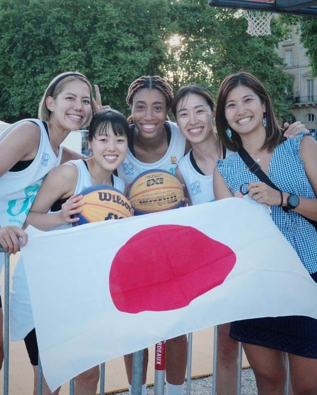 富田真紀子さんのインスタグラム写真 - (富田真紀子Instagram)「日本の友達とフランスで会える幸せ💕  太陽みたいに勇気をいただいた幸せ💕  @zoos.official は約2ヶ月ヨーロッパ全土で試合が続くみたい。  ポーから全力応援😎💕  #カメラ初心者  #ポー日記」7月23日 18時23分 - makikotommy