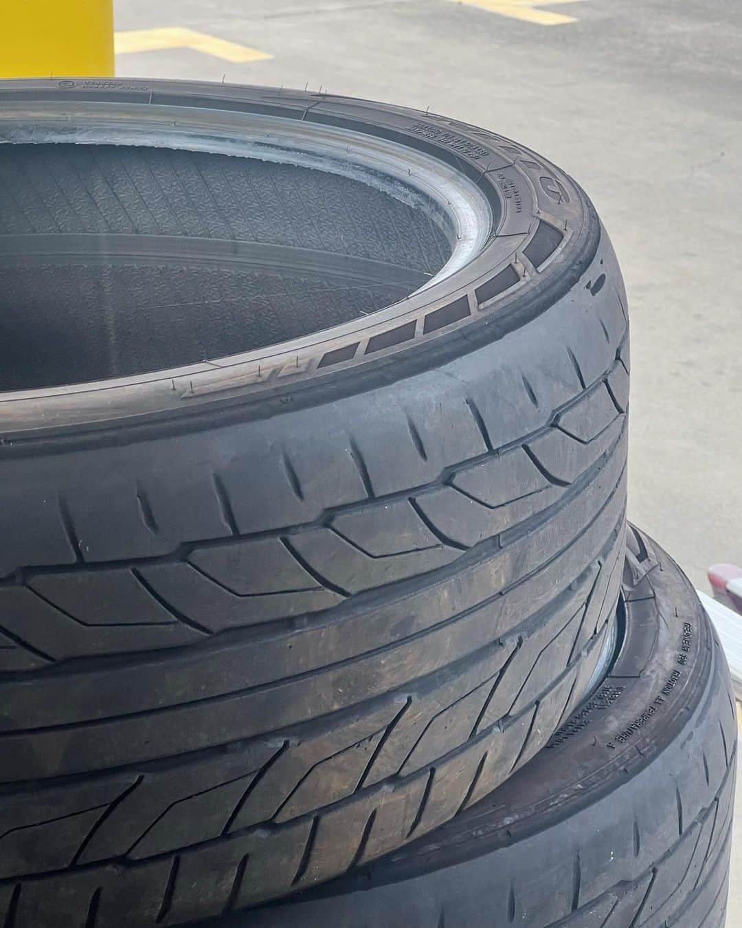 のインスタグラム：「富田、車を買う！  第二弾  YouTube″日向坂ちゃんねる″にて配信されています🚗  #suzygram #ときめき止まらない #ねぇどれがいいかな」