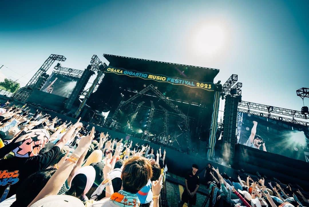 橘柊生さんのインスタグラム写真 - (橘柊生Instagram)「OSAKA GIGANTIC MUSIC FESTIVAL2023 ありがとうございましーたぁ！ 鬼のような天気の良さ。 後ろまで見に来てくれた人達。 最高のFESだったなぁ！！！！ ジャイガ好きだ！最高だ！！ 忘れられない夏の思い出。 また会う日まで！！！！！！！ #gigantic #ジャイガ」7月23日 18時31分 - to_i1015