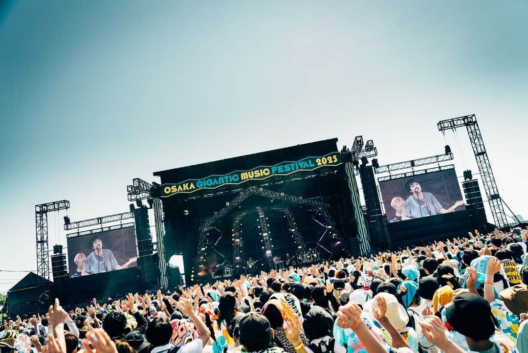 橘柊生さんのインスタグラム写真 - (橘柊生Instagram)「OSAKA GIGANTIC MUSIC FESTIVAL2023 ありがとうございましーたぁ！ 鬼のような天気の良さ。 後ろまで見に来てくれた人達。 最高のFESだったなぁ！！！！ ジャイガ好きだ！最高だ！！ 忘れられない夏の思い出。 また会う日まで！！！！！！！ #gigantic #ジャイガ」7月23日 18時31分 - to_i1015