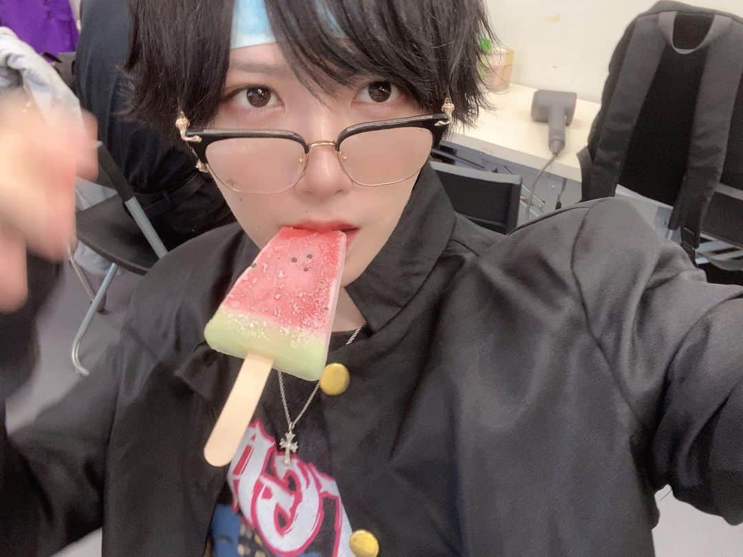 榊原尚のインスタグラム：「西瓜バーヵ   #かわいい #かっこいい #フォロー #フォローミー #me #l4l #instafashion #instagood #instagram #instagramers #selca #selfy #selfie #insta #instalike #follow #followme #likeforlike #f4f  #山田涼介 #heysayjump #ジャニーズ #雰囲気 #アイドル #」