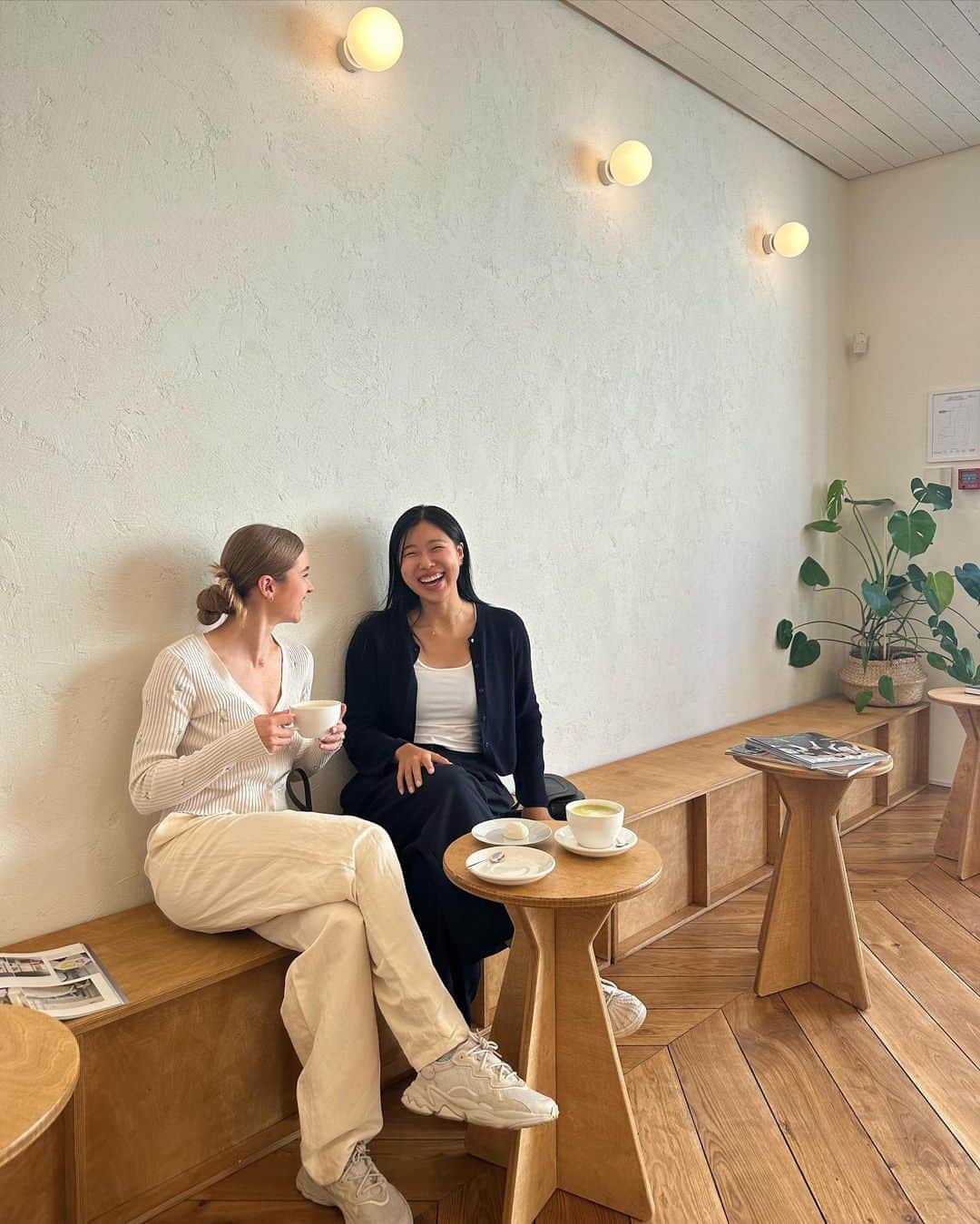 アレキサンドラ・ゴロフキナのインスタグラム：「Last day 🍵 Laughing but crying inside 🥹🤍」