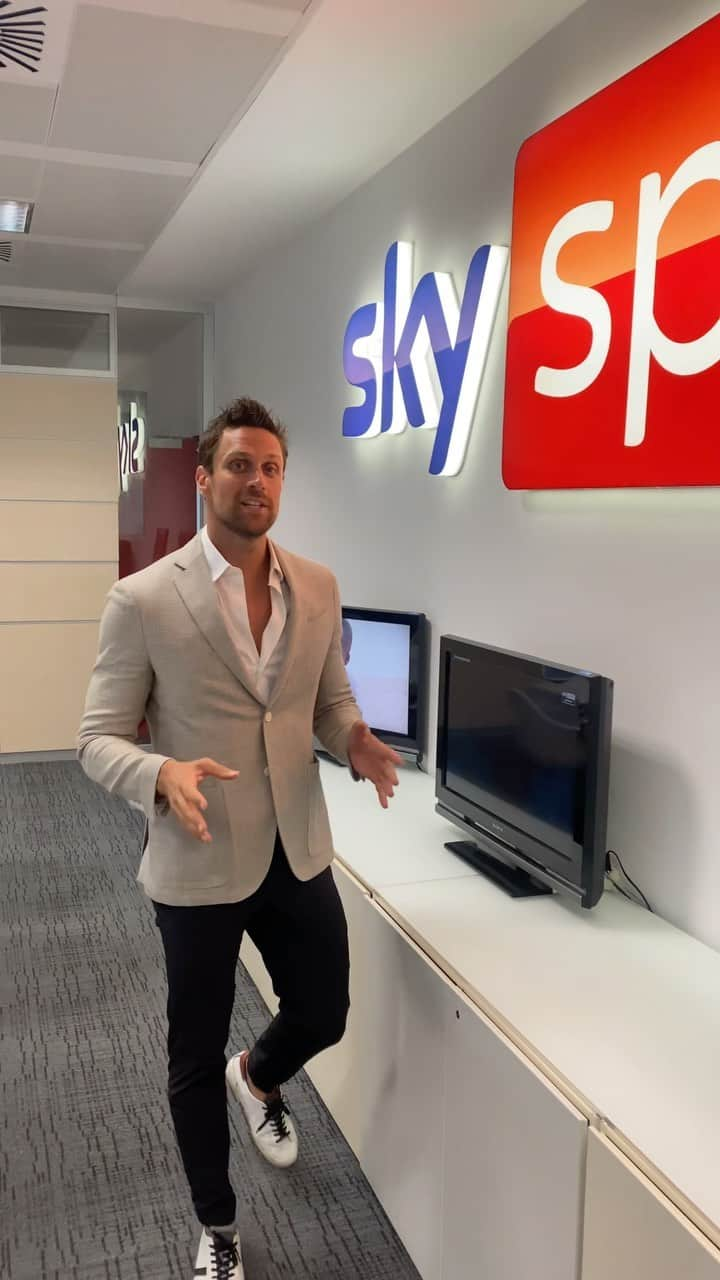 ルカ・ドットのインスタグラム：「Vi aspetto ogni giorno alle 12:30 e 16:00 per gli studi di approfondimento del mondiale di fukuoka su @skysport」