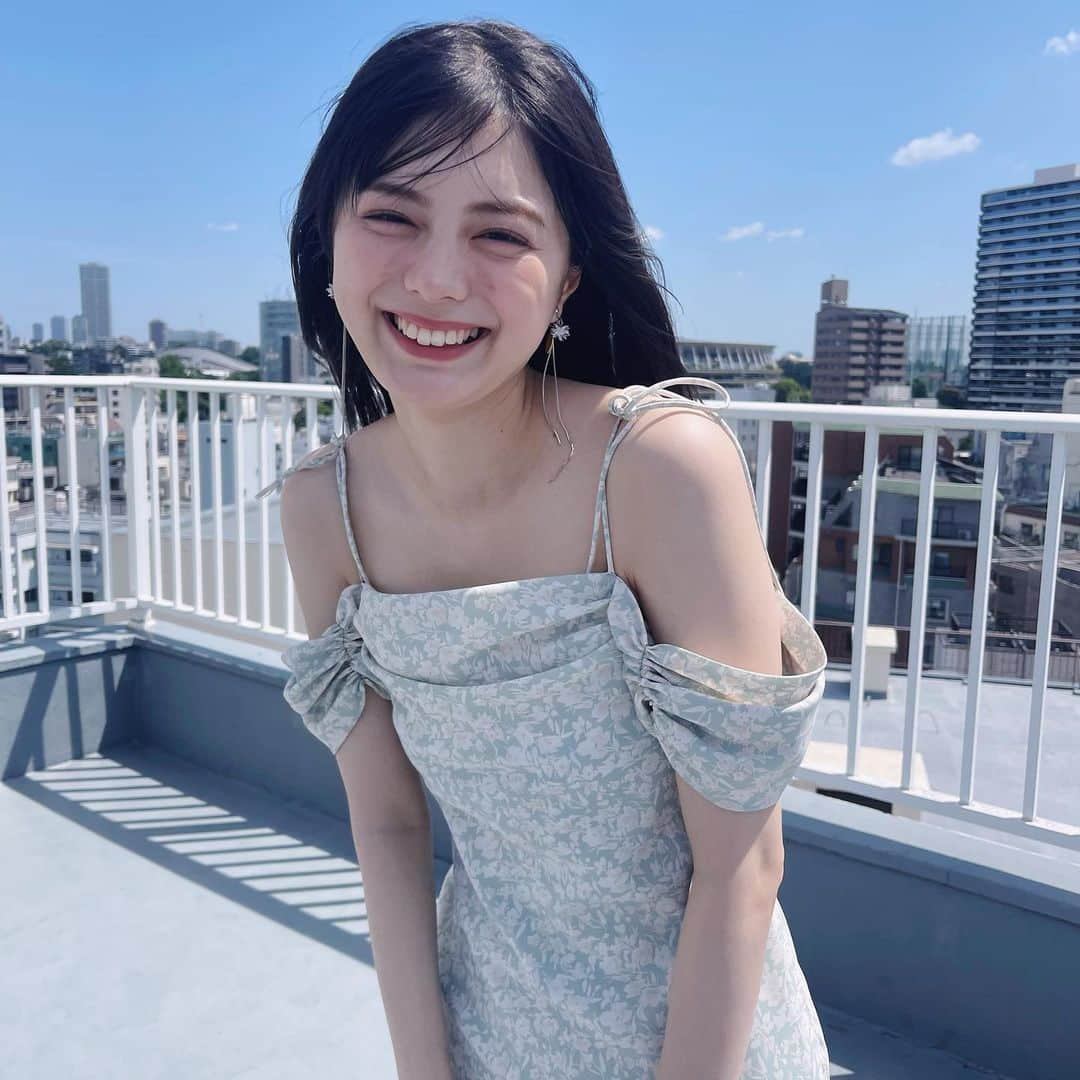 紺野彩夏さんのインスタグラム写真 - (紺野彩夏Instagram)「non-no 9月号、発売中です〜！ 今回は、初めてのメイクページの表紙をさせていただきました🫶 風が強い日だったけど、とっても可愛く撮っていただいたのでぜひ☺︎ ノンノモデル特集の号なので、まだの方はチェックしてくださいね〜🙆‍♀️」7月23日 19時02分 - ayaka_konno_official