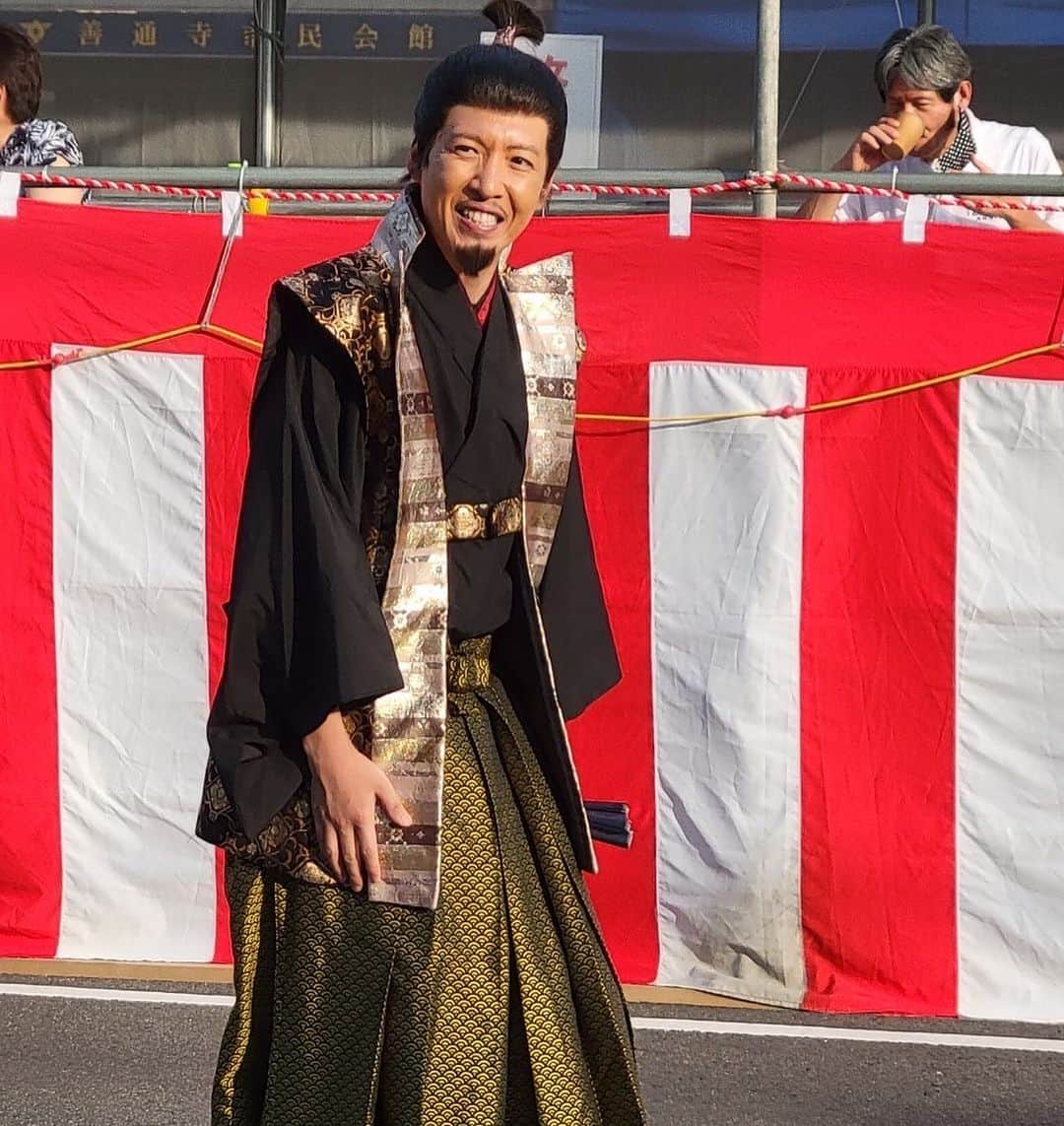 元木敦士さんのインスタグラム写真 - (元木敦士Instagram)「香川県善通寺祭り！出陣してきました！ 沢山の人が見に来てくれてめっちゃ嬉しかったです😊 呼んで頂き感謝でございます！  ステージも小、中、高の同級生いっぱい来てくれて！ まあやりずらいwww😂 でも皆んな優しく絡んでくれて最高のお祭りでした！  いつか馬で出陣したい笑 お疲れちゃーん⭐︎  #香川県 #善通寺祭り #レジェンド＆バタフライ #織田信長」7月23日 19時22分 - moppun0523