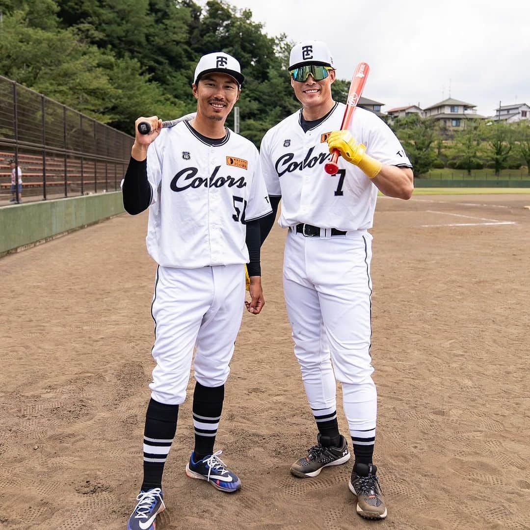 上田剛史さんのインスタグラム写真 - (上田剛史Instagram)「超人＝糸井さんと撮影⚾️ 後日公開予定なんでお楽しみに👆 糸井さんの超人チャンネルもめっちゃおもろいんで見てね🤣  vamos💪  #糸井嘉男  #上田剛史 #バモス」7月23日 19時30分 - tsuyoshi50