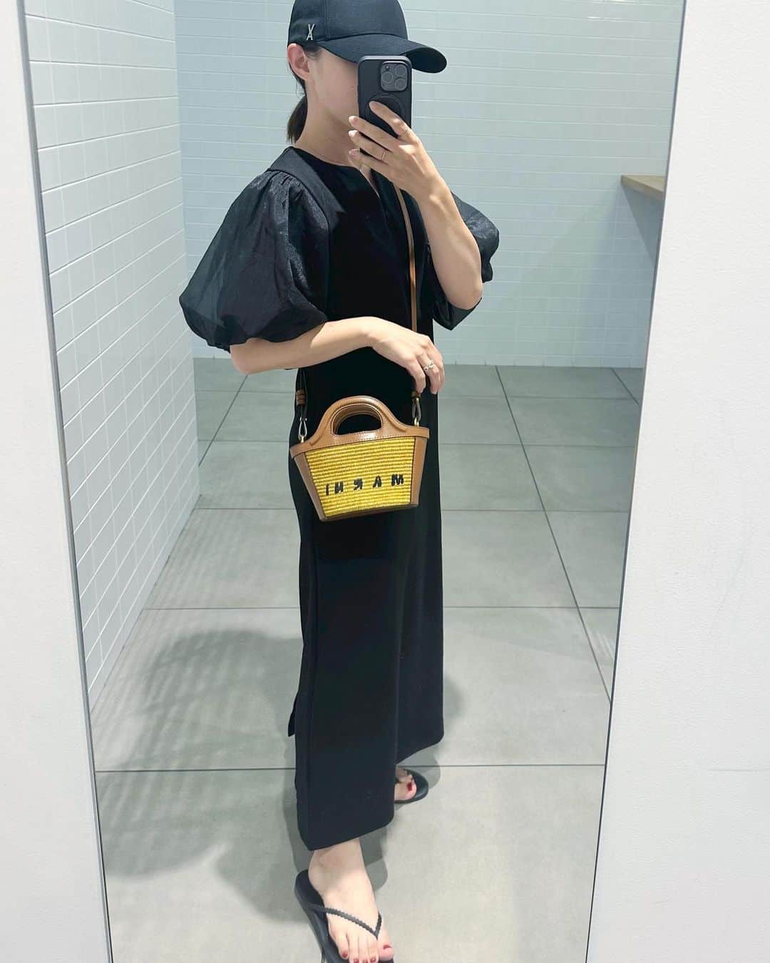 ryokoさんのインスタグラム写真 - (ryokoInstagram)「@amely__official @911erika @midopei  コラボワンピ着たよーお気に入りすぎる♡ 半額クーポン出てるよ✨  3枚目はユニクロのパンツにこれまたプチプラな楽天で買ったブラウスを👚バッグはシンプルで合わせやすい @ornella_official_ の👜本革で柔らかくて軽い🫶 便利なショルダーストラップ付き！取り外してそのまま持っても可愛いよ☺︎  1.2枚目 op #amely bag #marni shoes #tkees  3枚目 tops #楽天 pants @uniqlo_jp @uniqlo_with #uniqlo shoes @myu____official #myu bag @ornella_official_ #ornella  #低身長コーデ #ママコーデ #シンプルコーデ #coordinate #code #outfitoftheday」7月23日 19時29分 - ry.0123