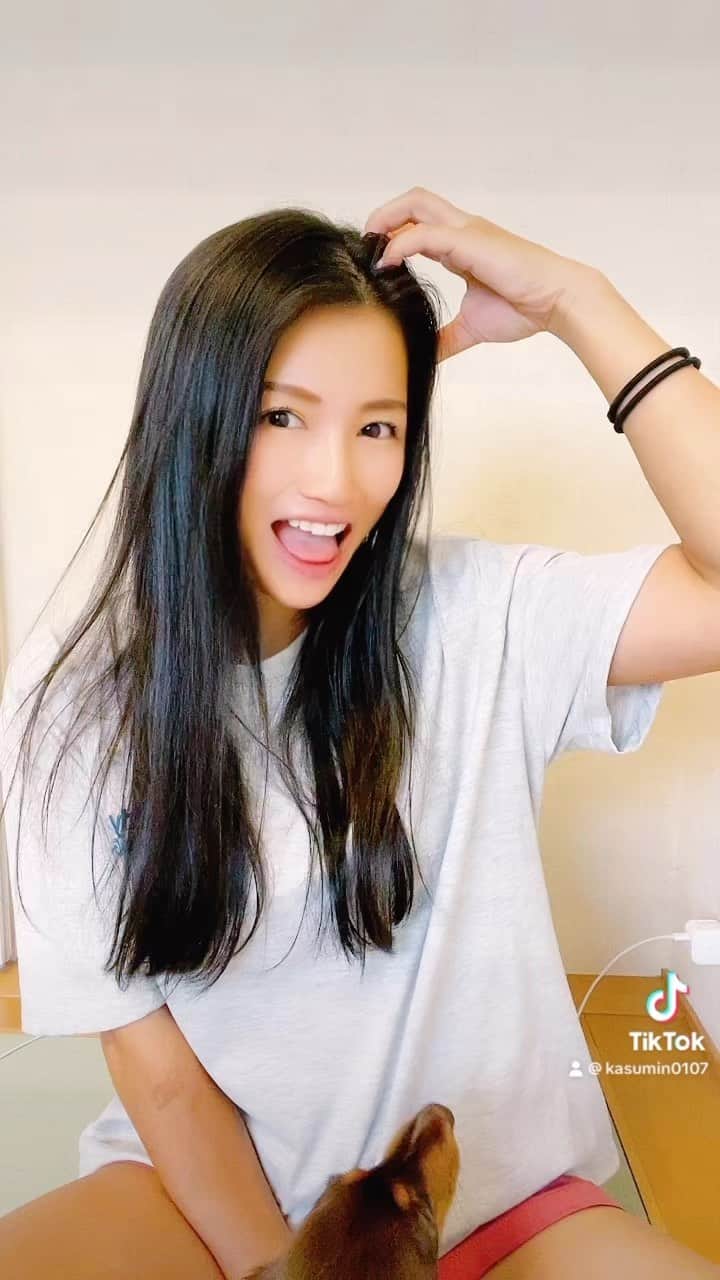 のインスタグラム：「@ryokoak45  諒子の新曲「my Darlin'」に 振り付けつけてみたよ〜🫶🏾🩵  簡単だからみんな真似してね♪ リールとかTikTokあげてくれたらよろこびます🫰🏾🩷」