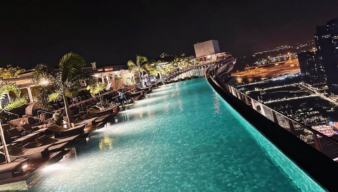 雅-MIYAVI-のインスタグラム：「Thx for another beautiful night @marinabaysands  🌃🙏🏻  #久しぶりのシンガポール #夜景綺麗でした #みんなも来てみてね」