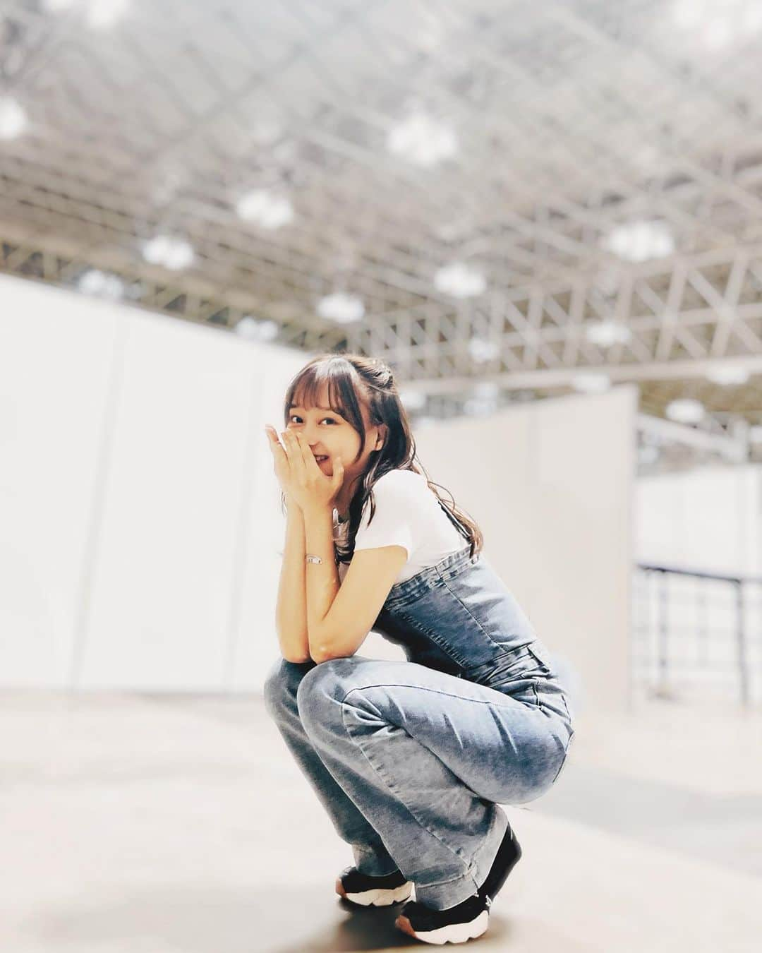 影山優佳さんのインスタグラム写真 - (影山優佳Instagram)「本日行われたリアルイベントにて、日向坂46のメンバーとしての活動が全て終了しました☺︎  最近は様々な物事に触れたり当たって砕けたりすることがあったのですが、 今日会いにきてくださったみなさんが直接届けてくれた言葉たちや、いつも支えてくださるみなさんからの愛が、 私の活動の全てであったと感じました。  私とっても幸せです🌸 ここまで一緒に歩んできてくださり、本当にありがとうございます！  個人の稼動などはまだ少し先にもありますので、 そちらもぜひ見届けていただけますと幸いです🍀  #イベント終了後に撮ってもらった記念写真っぽい写真たち #ポーズの参考に #なるかはわかんないけども #日向坂46 #Onechoice #おひさま #カゲサポ #みんなありがとう #大好き #卒業 #ootd #影山優佳 #kagegram」7月23日 19時55分 - kageyamayuka_official