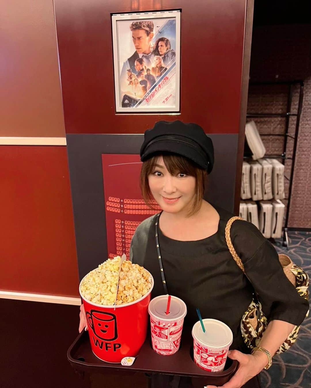 山田佳子のインスタグラム：「『ミッションインポッシブル』を観に行ってきました😊 ⁡ トム・クルーズの圧倒的なアクションに加え、ハラハラドキドキの展開が詰まった、見どころ満載の作品でした！ ⁡ #アクション #ハラハラドキドキ #あっという間 #見どころ満載 #映画館で観たい  #トムクルーズ #ミッションインポッシブル #映画のお供 #ポップコーンバケツ #映画鑑賞大好き #tohoシネマズ」