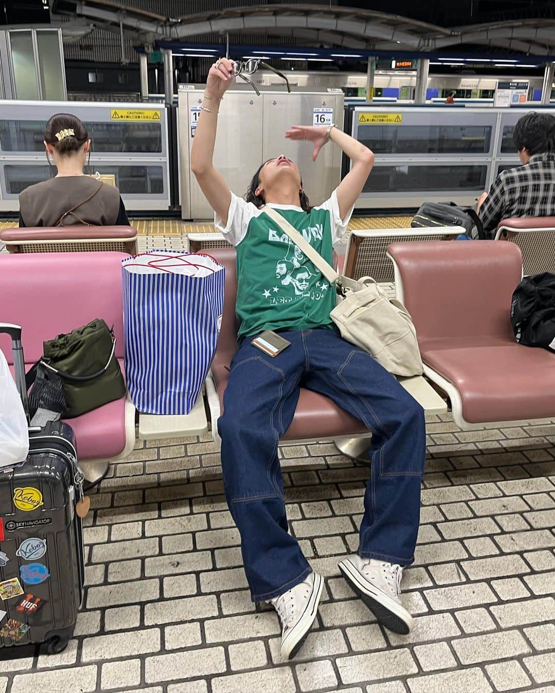 キシダイキさんのインスタグラム写真 - (キシダイキInstagram)「気に入りすぎて履きすぎてるデニム👖  BADWAYのデニムジャケットとセットアップで着れるようにデザインした！」7月23日 20時16分 - daiki_kishi_