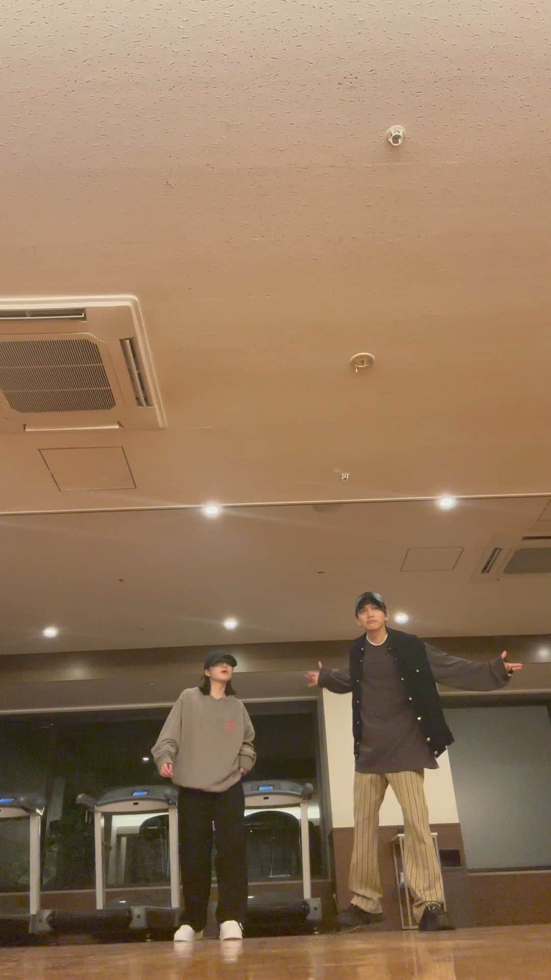 花村想太のインスタグラム：「大阪最高でした！！！ 妹とかますぜダンス！#da_ice #funkyjumping #かますぜダンス #花村想太 #花村兄妹」