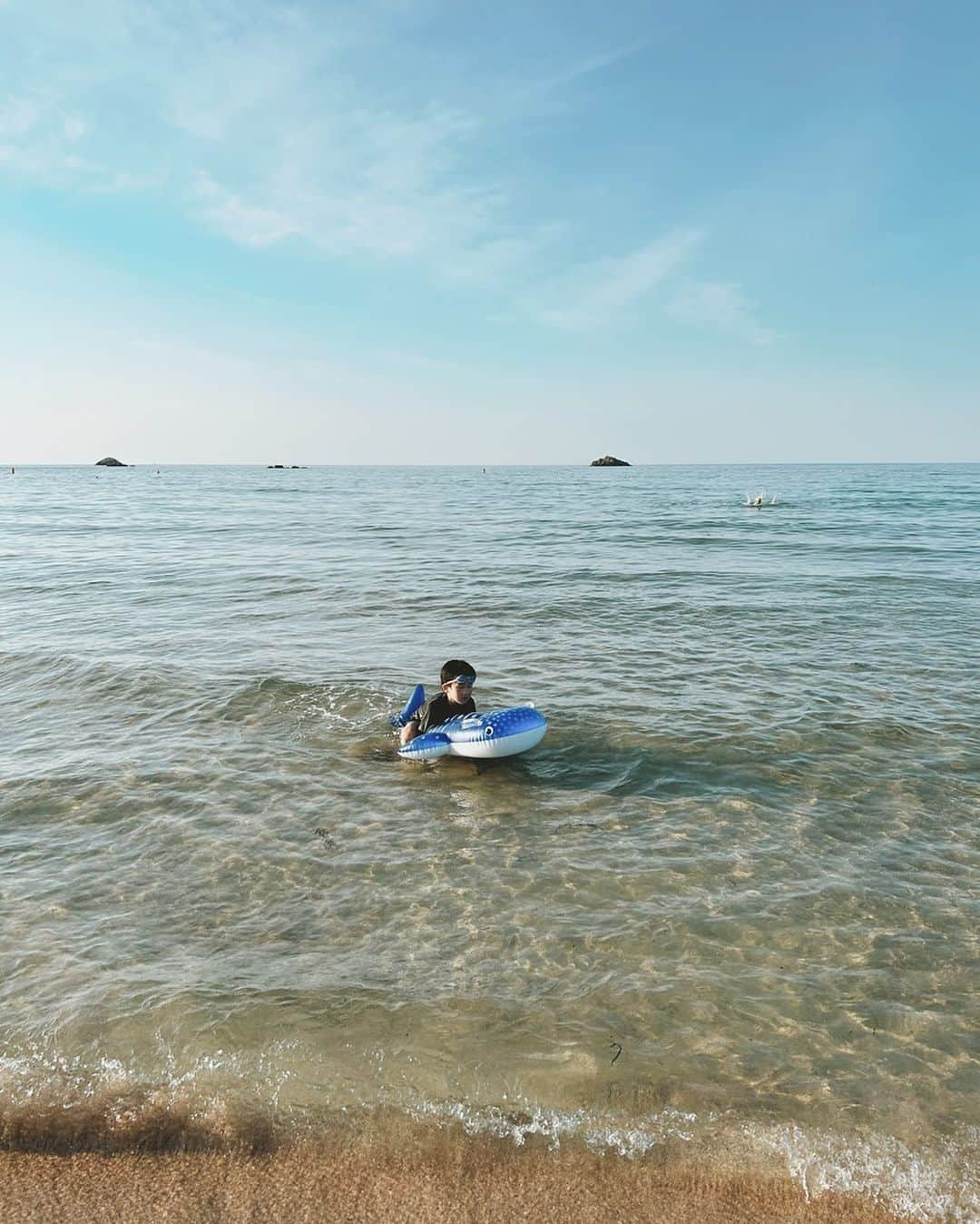 Takafumi Gotoのインスタグラム：「夕方サクッと1時間水浴🐳」