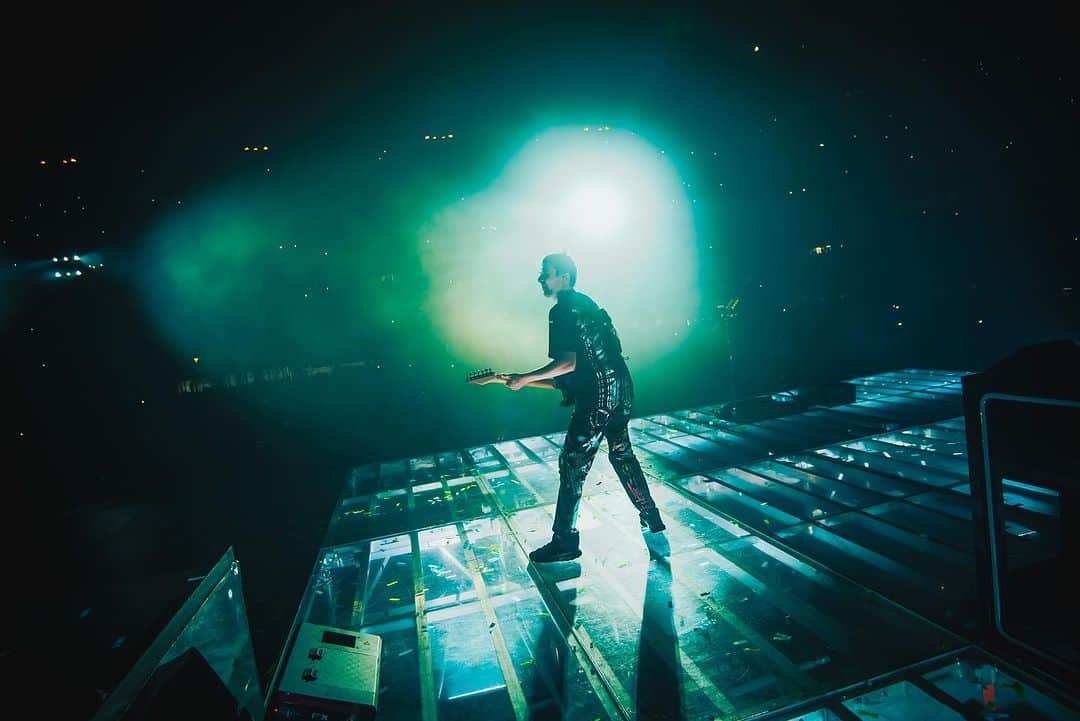 MUSEさんのインスタグラム写真 - (MUSEInstagram)「What a way to close this leg of our world tour. What an unforgettable night, Milan. Thank you for the memories. ⚡️🤘  📸 • @theworkofjar」7月23日 20時50分 - muse