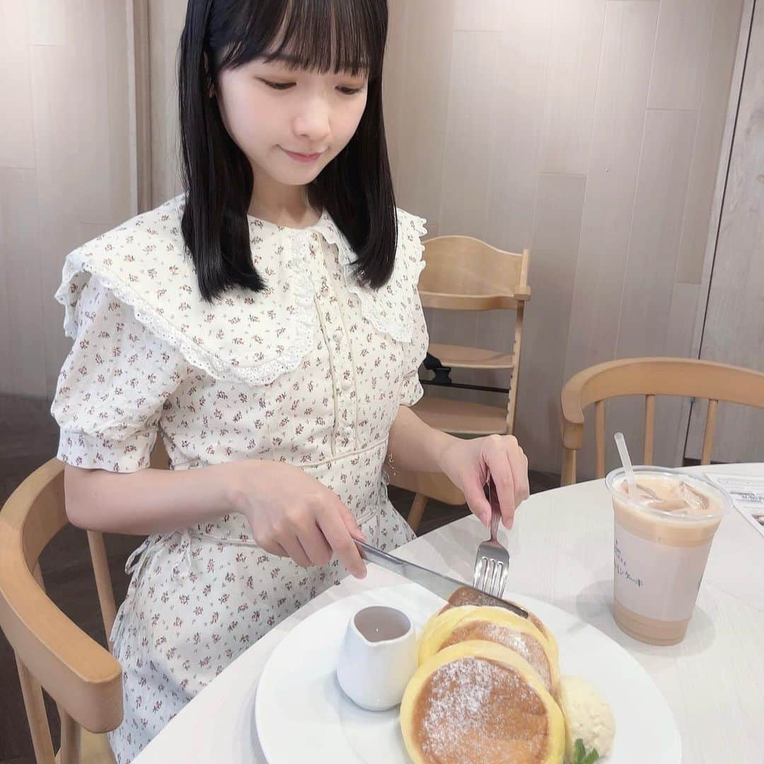 高雄さやかのインスタグラム：「🥞カフェ  @ahappypancake 𓂃𓈒𓏸  お洋服は、 @evelyn.official ⋆⸜♡⸝‍⋆  パンケーキは幸せになれる🍴  パンケーキたべるとき ドリンクは何を頼むのが正解？？  最近ぽきさんとよくいる👀  ぽきさんのすごいところ:話が無限に出てくるところ  つぎは喫茶店へいきましょう☕️」