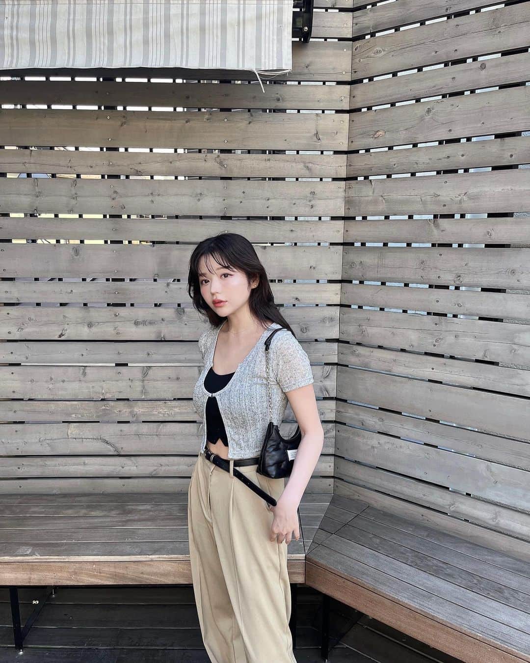 のインスタグラム：「あっついね〜🫠  でも日が長くて今年は少し夏が好きかも🌙」