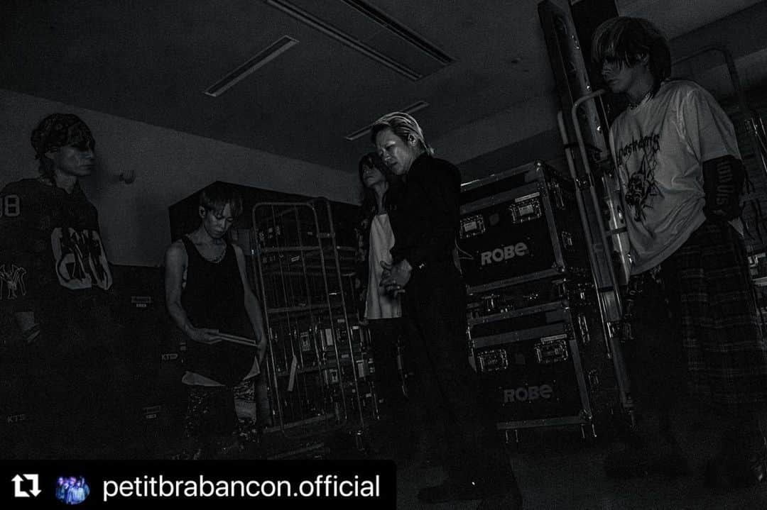 のインスタグラム：「#Repost @petitbrabancon.official  ・・・ 𝙿𝚎𝚝𝚒𝚝 𝙱𝚛𝚊𝚋𝚊𝚗𝚌𝚘𝚗 𝚃𝚘𝚞𝚛 𝟸𝟶𝟸𝟹 「𝙸𝙽𝙳𝙴𝙽𝚃𝙴𝙳 𝙱𝙸𝚃𝙴 𝙼𝙰𝚁𝙺」  𝟕/𝟐𝟑 𝐊𝐓 𝐙𝐞𝐩𝐩 𝐘𝐨𝐤𝐨𝐡𝐚𝐦𝐚  -𝚗𝚎𝚡𝚝 𝚕𝚒𝚟𝚎-  𝟕/𝟐𝟗 𝐙𝐞𝐩𝐩 𝐅𝐮𝐤𝐮𝐨𝐤𝐚 𝙾𝙿𝙴𝙽 𝟷𝟽:𝟶𝟶 𝚂𝚃𝙰𝚁𝚃 𝟷𝟾:𝟶𝟶  @kyo_official  @_acidandroid_  @miyaguchi  @tokyo_shoegazer_official  @hirofumi_takamatsu #petitbrabancon  #オレホノウスキ」