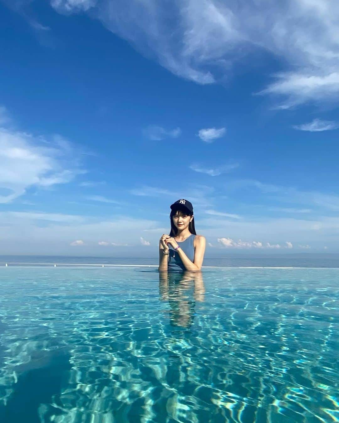 椎名伊織さんのインスタグラム写真 - (椎名伊織Instagram)「露出控えめで生地も柔らかく着やすい！ シンプルで可愛い水着❤︎  動きやすいからレジャーにもおすすめかも✨  OSYAREVO トップス付き リブ タンキニ 4点セット 水着 セットアップ  商品IDは#OSRW0005365 検索してみてねー💁🏼  @shoplist_official #SHOPLIST #SHOPLIST購入品」7月23日 21時00分 - iori_2038