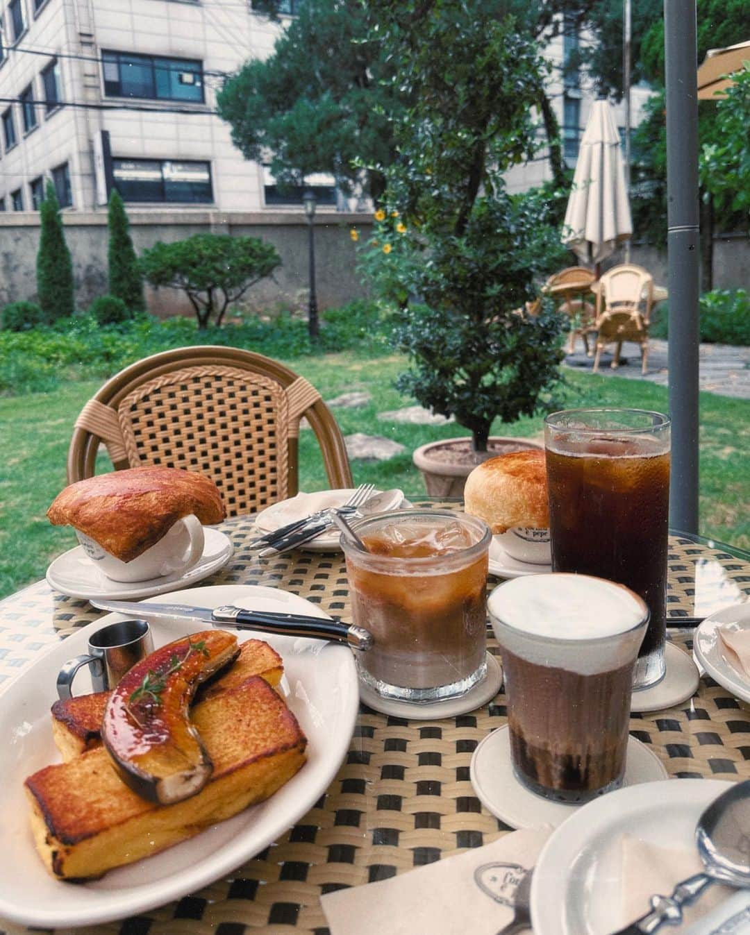 Elina 엘리나 (エリナ) さんのインスタグラム写真 - (Elina 엘리나 (エリナ) Instagram)「Rainy day🌿🌧️ 비 오는것도 좋네~」7月23日 21時02分 - elina_4_22