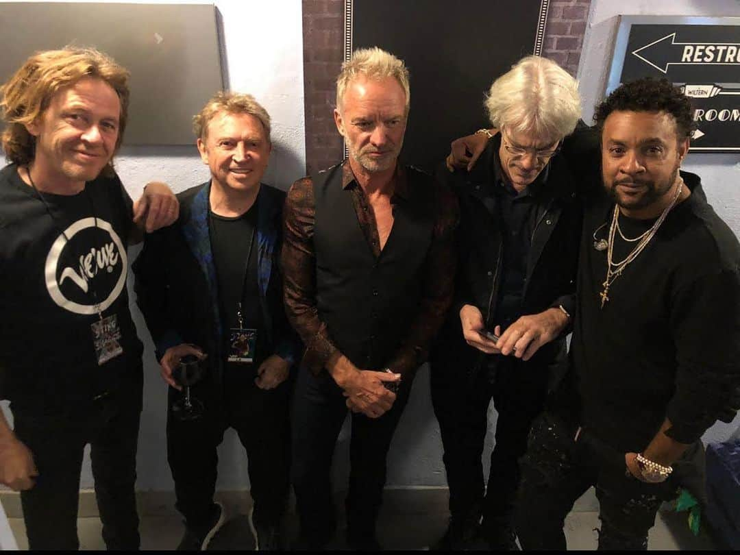 スティングのインスタグラム：「#Repost @thepolicebandofficial ・・・ Dominic Miller, Andy, Sting, Stewart and Shaggy photographed back stage at The Wiltern Theatre in Los Angeles.   Sting and Shaggy are hosting their own festival 'One Fine Day' @onefinedayphilly on Sept 9, 2023 in Philadelphia.  There will be 7 other acts performing including Thundercat, Koffee, Tank and the Bangas, G Love and Special Sauce, Flor de Toloache, Giordana Angi and Kes.   Visit the link in bio to find out more. @onefinedayphilly @flordetoloache @tankandthebangas @thundercatmusic @phillyglove @giordanaangi @kesthebandofficial @originalkoffee @cherrytreerec   📸 Martin Kierszenbaum @mkcherryboom」