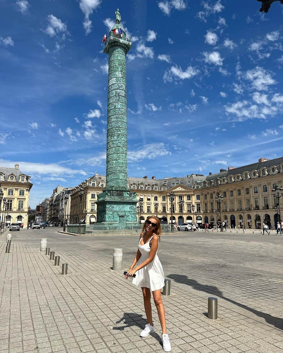 MALIAさんのインスタグラム写真 - (MALIAInstagram)「𝑷𝒂𝒓𝒊𝒔🇫🇷 快晴でスーパー青空のパリにやってきました♥️ ⁡ #Paris #France #最高のお天気 🌞🫶🏽」7月23日 21時04分 - maliarehman