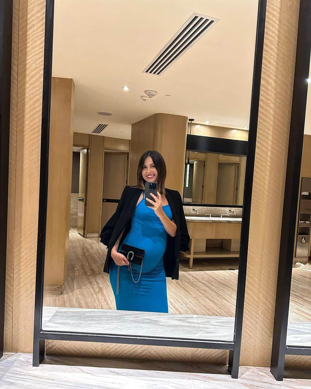 藤井アルダさんのインスタグラム写真 - (藤井アルダInstagram)「🇵🇭✈️🖥️📝  #2023 #businesstrip #お疲れ様でした」7月23日 21時14分 - akemi_rafaela