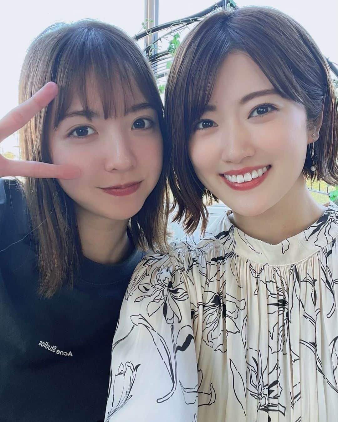 樋口日奈のインスタグラム：「ひなちまあや✌️ 「今日もわたし安定のすっぴん〜」って言ってたけど、 安定に可愛いまあや🌷  出会ってからずーっと変わらず大好き。 あ、いつもまあやのこと書こうとすると愛が溢れちゃう🤭  結構な頻度で会っています！笑」