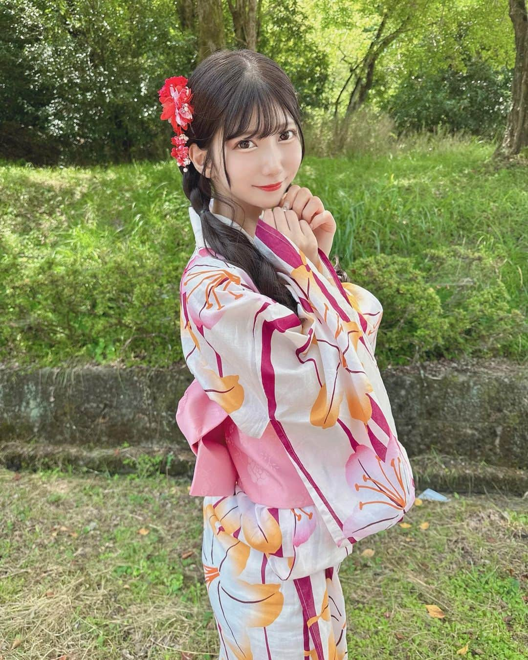 山広美保子さんのインスタグラム写真 - (山広美保子Instagram)「夏しか出来ないこと沢山したい💓 . . . . . #浴衣　#浴衣女子 #浴衣ヘア #浴衣ヘアアレンジ #七夕　#短冊　#お祭り　#祭り　#夏祭り　#ヘアセット　#ヘアメイク #着付け　#着物　#夏服 #編み込み　#編み込みアレンジ #アップヘア　#アイドル #idola #lucu #cantik #ไอดอล  #follow #フォロワー募集中  #美脚  #巻き髪　#ロングヘア」7月23日 21時40分 - yamahiromihoko