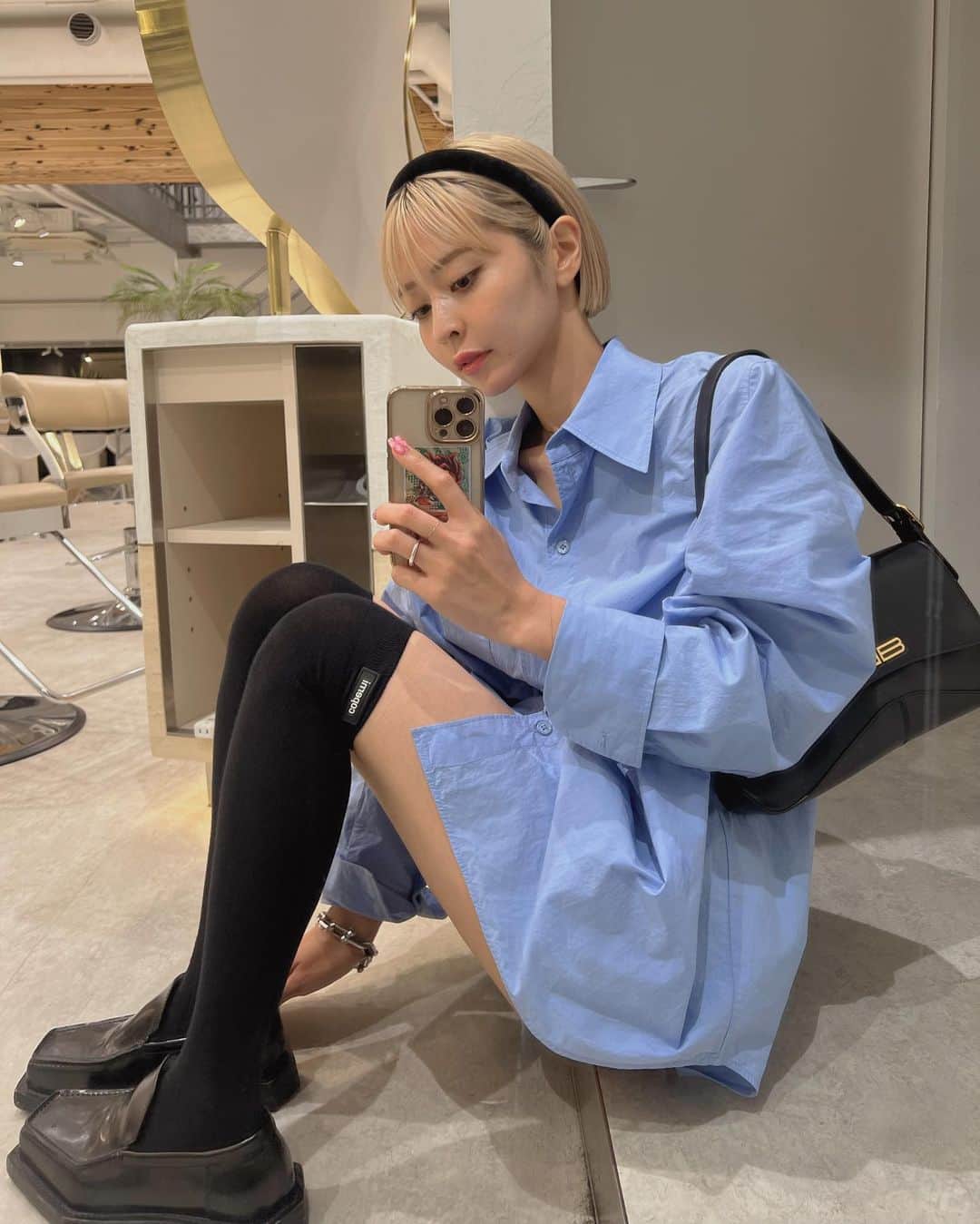 梅村実帆のインスタグラム：「いろんな服を着るのが好きだ👚 たまにgirlyも🎀」