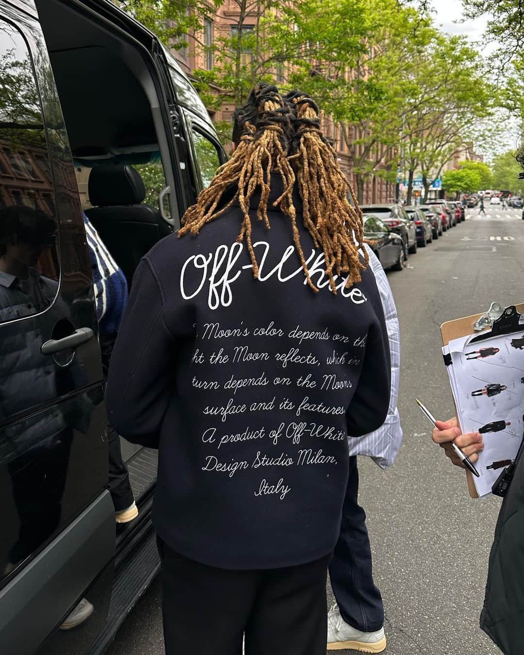 OFF-WHITE C/O VIRGIL ABLOHのインスタグラム：「“leaked” ~ fw23 Off-White™ collection shoot in New York City」