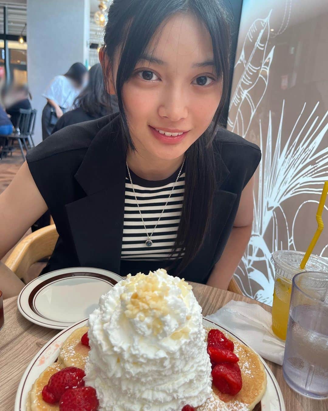 のインスタグラム：「・ 夏休みが始まっています。🌻  やりたいことがたくさん！！🍉🍧」