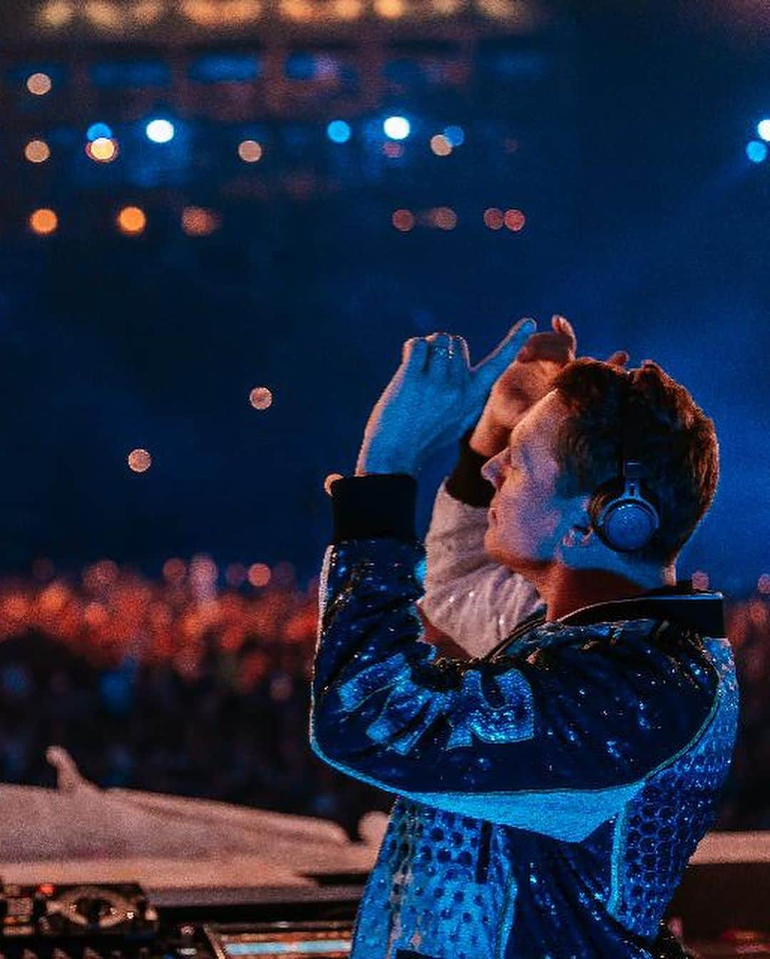 ティエストさんのインスタグラム写真 - (ティエストInstagram)「When I tell my kids I have to go to “work” and they see me closing the MainStage @tomorrowland 🤣」7月23日 22時01分 - tiesto