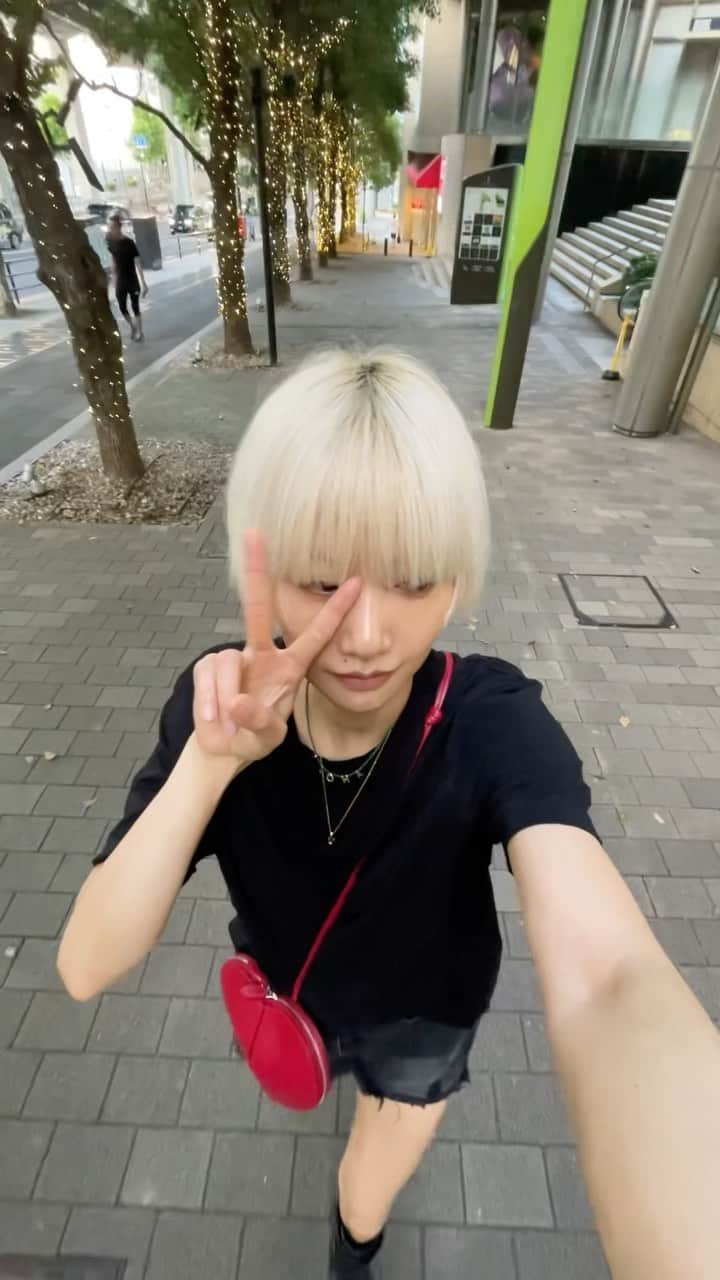 シェンのインスタグラム：「Outfits of this week🕺🏻🔥💦」