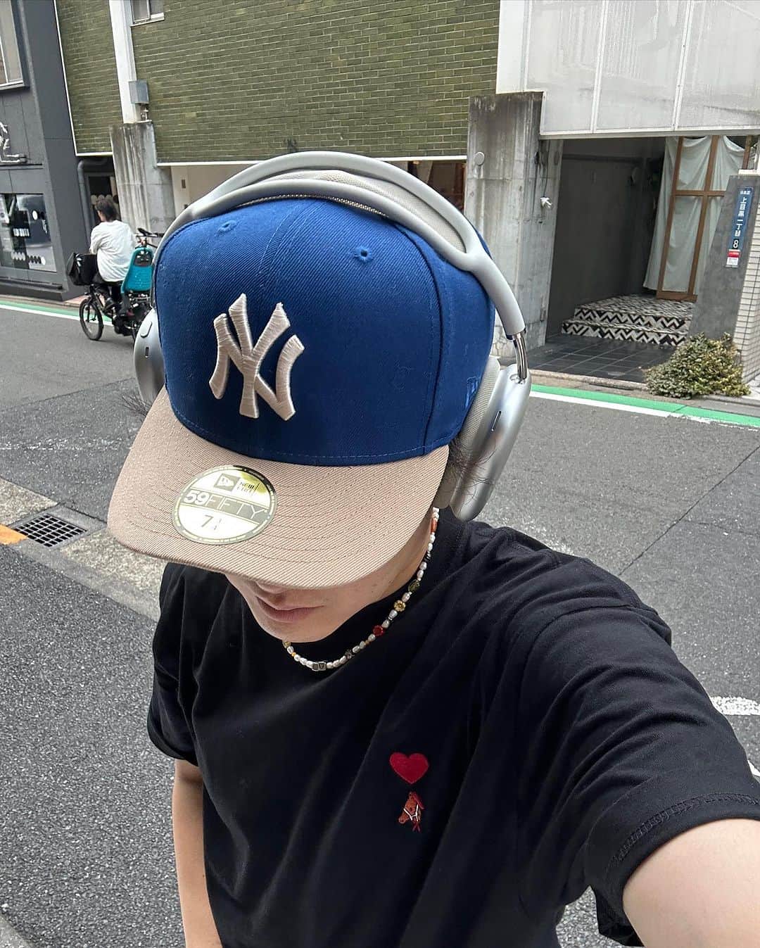 あべじゅんやのインスタグラム：「_キャップ可愛い🫶 ハワイのお土産でもらった🧢  あとは最近の服達や 写真を載せてる📷 （最後がっつり新作🫶  #newera #hisheravec  #kaoyorinakami#ストリートファッション#カジュアルファッション#インテリア」