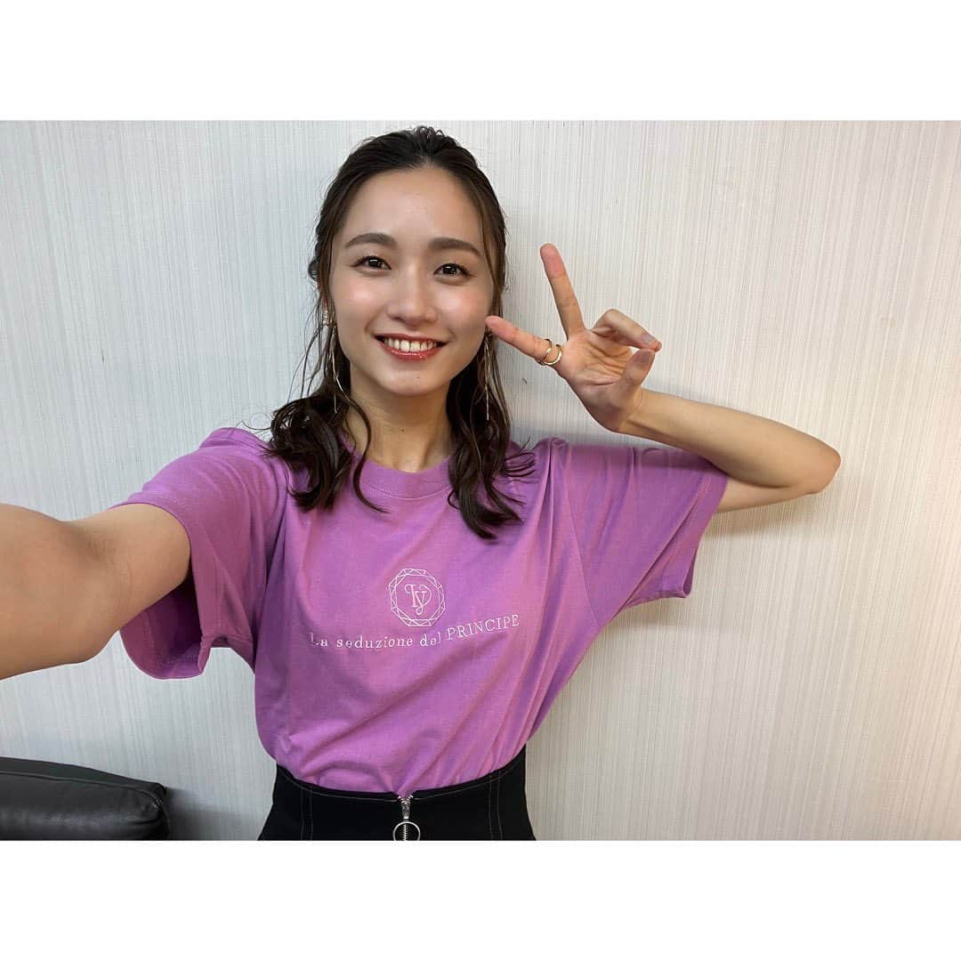 木下晴香のインスタグラム：「オフショット🫶  育さんのすごさぶろうTシャツ！ これで私も、すごさぶろう。  あーんど、ラーメンーー🍜♡」