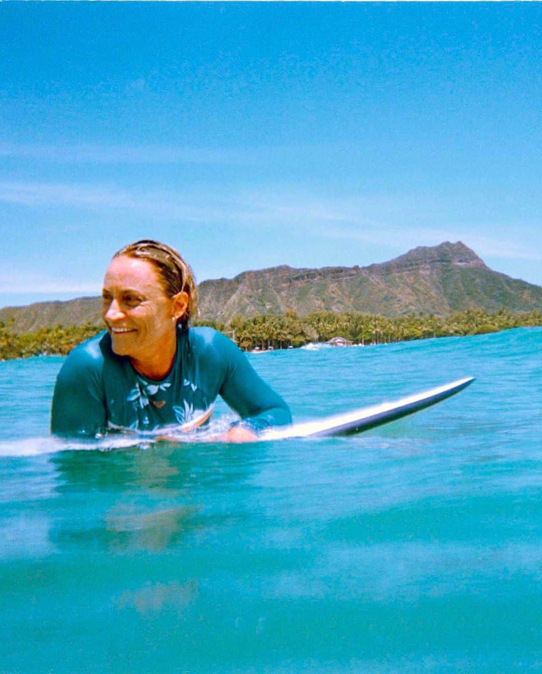 ロキシーさんのインスタグラム写真 - (ロキシーInstagram)「A few of our favorite moments on film from the ROXY x @andersenlisa shoot in Hawai'i」7月23日 22時24分 - roxy