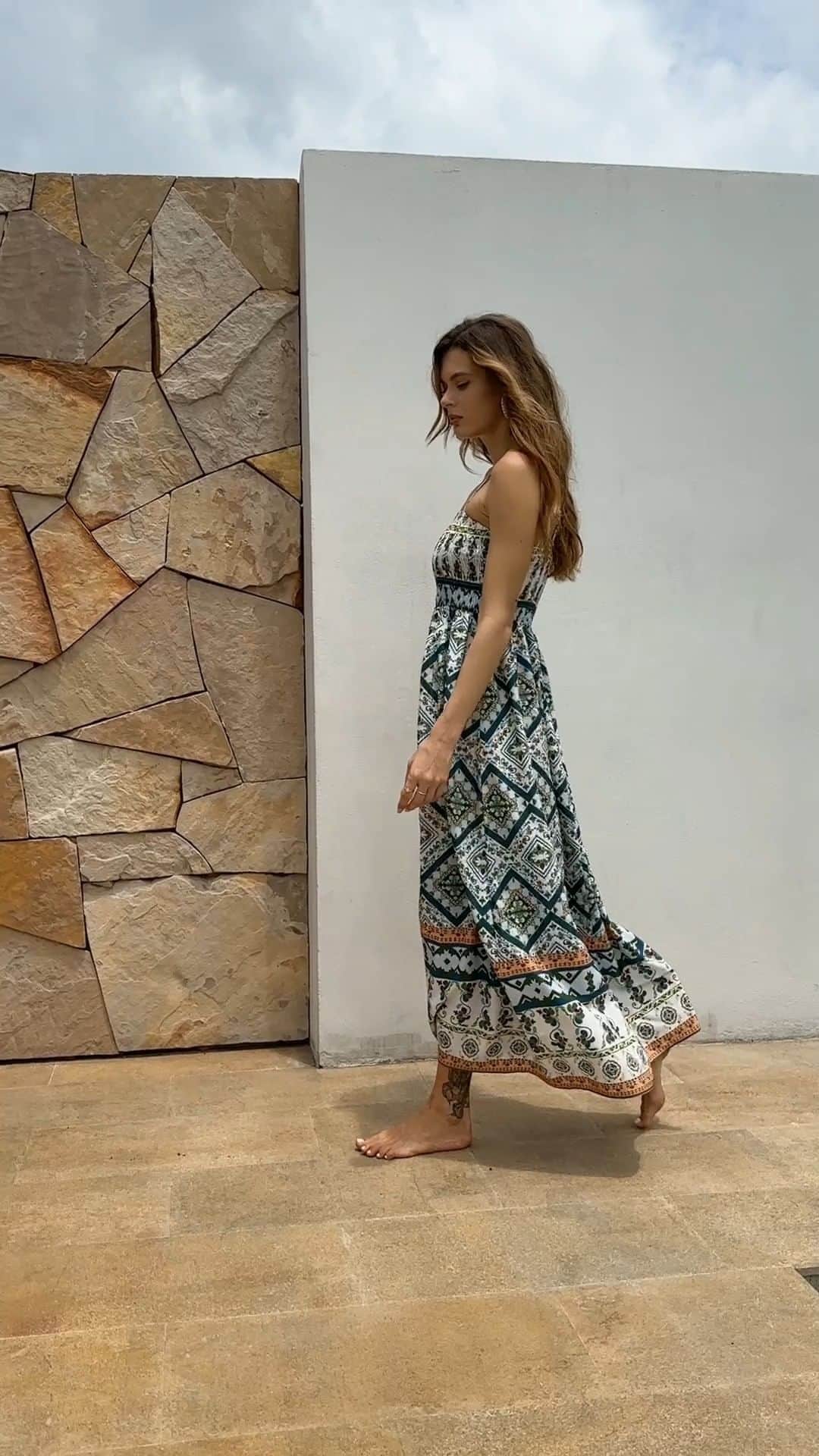 SHEINのインスタグラム：「Wild hearts can't be tamed 🤠💞 Saddle up for your next getaway with new desert boho looks from SHEIN VCAY 🏝️✨  🔎19171033 19169862 19169677 19167757 19117723 19058614 18430203 18347000  #SHEINVCAY」