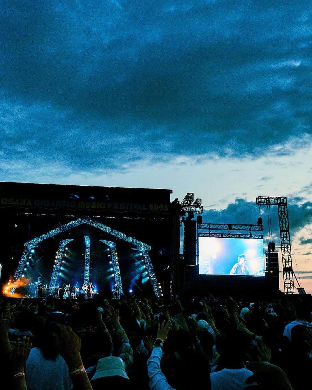長谷川大喜さんのインスタグラム写真 - (長谷川大喜Instagram)「"OSAKA GIGANTIC MUSIC FESTIVAL 2023"ありがとうございました。 昨年もそうだったけど今年も心地よい風にサウンドを乗せてお届けしました。 今年の夏フェスは全部熱いね。 photo:@imdaisukesakai」7月23日 22時59分 - hasegawawadaiki