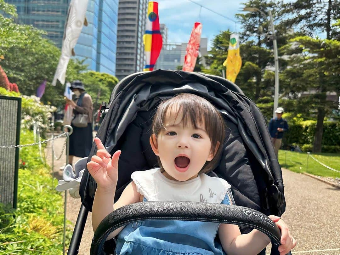 永棟安美さんのインスタグラム写真 - (永棟安美Instagram)「生まれてから2歳のお誕生日までの振り返り10枚📸🧚💫 ⁡ 純粋でキラキラとしたこの表情たちに私はいつも励まされてる🥰 ⁡ #2歳 #2歳女の子 #2歳女の子ママ」7月23日 23時08分 - ami_nagamune