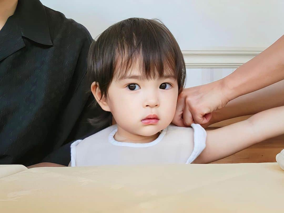 永棟安美さんのインスタグラム写真 - (永棟安美Instagram)「生まれてから2歳のお誕生日までの振り返り10枚📸🧚💫 ⁡ 純粋でキラキラとしたこの表情たちに私はいつも励まされてる🥰 ⁡ #2歳 #2歳女の子 #2歳女の子ママ」7月23日 23時08分 - ami_nagamune