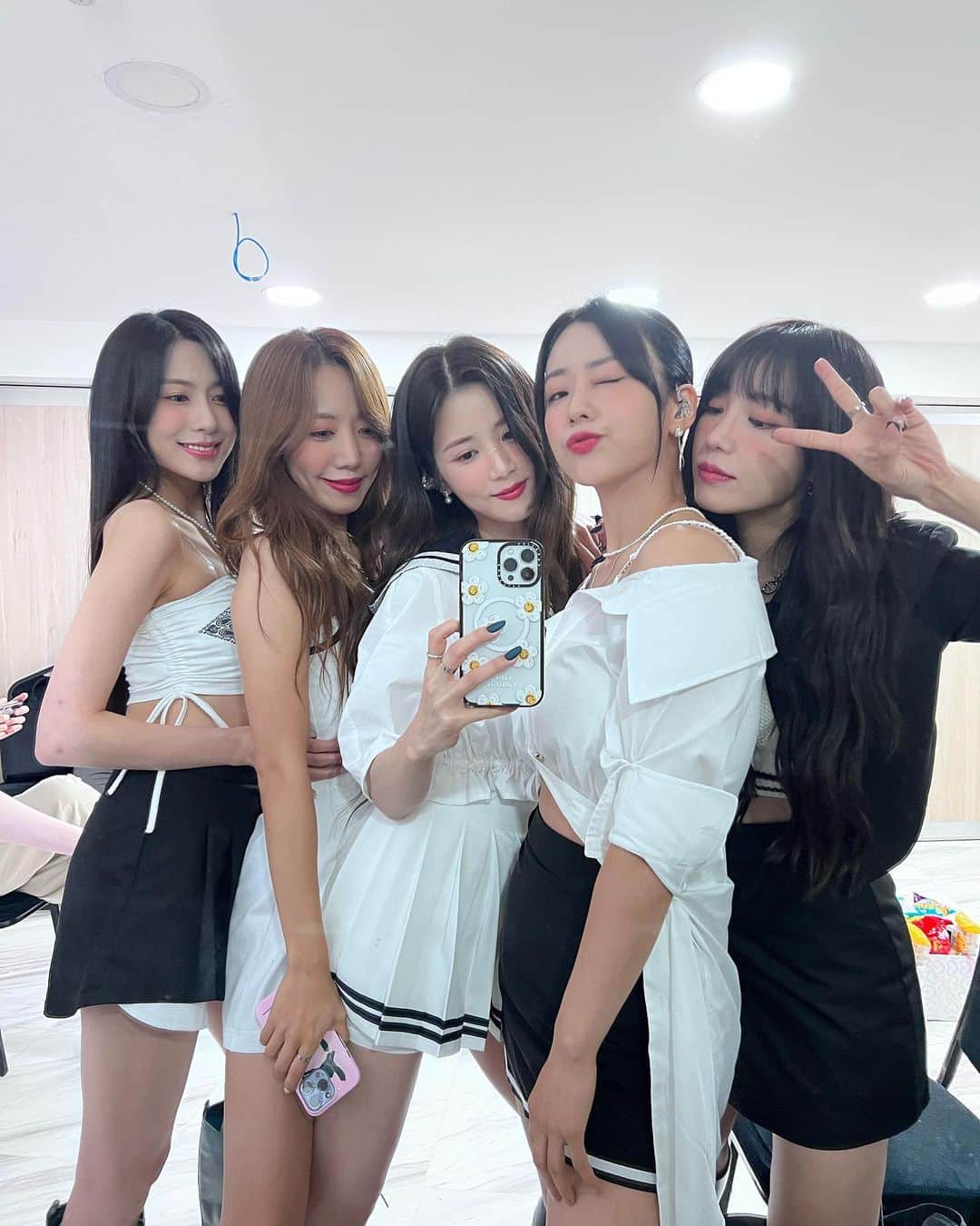 パク・チョロンのインスタグラム：「You guys were the best today👍 See you next time. Always be healthy and I wish you all the best. I will miss you so much💕 #필리핀#philippines#philippinespanda」