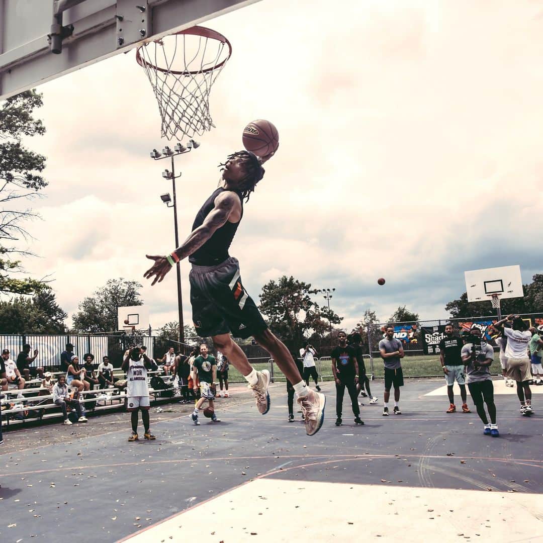 アンドワンさんのインスタグラム写真 - (アンドワンInstagram)「🏀 NYC SEE YOU THERE 🏀  90 Malcom X BLVD  ⚡️Slam Dunk Contest ⚡️Mens 5 on 5 ⚡️Womens 3 on 3  #and1openrun #and1life #and1 #nyc #harlem #and1openrunnyc」7月23日 23時24分 - and1