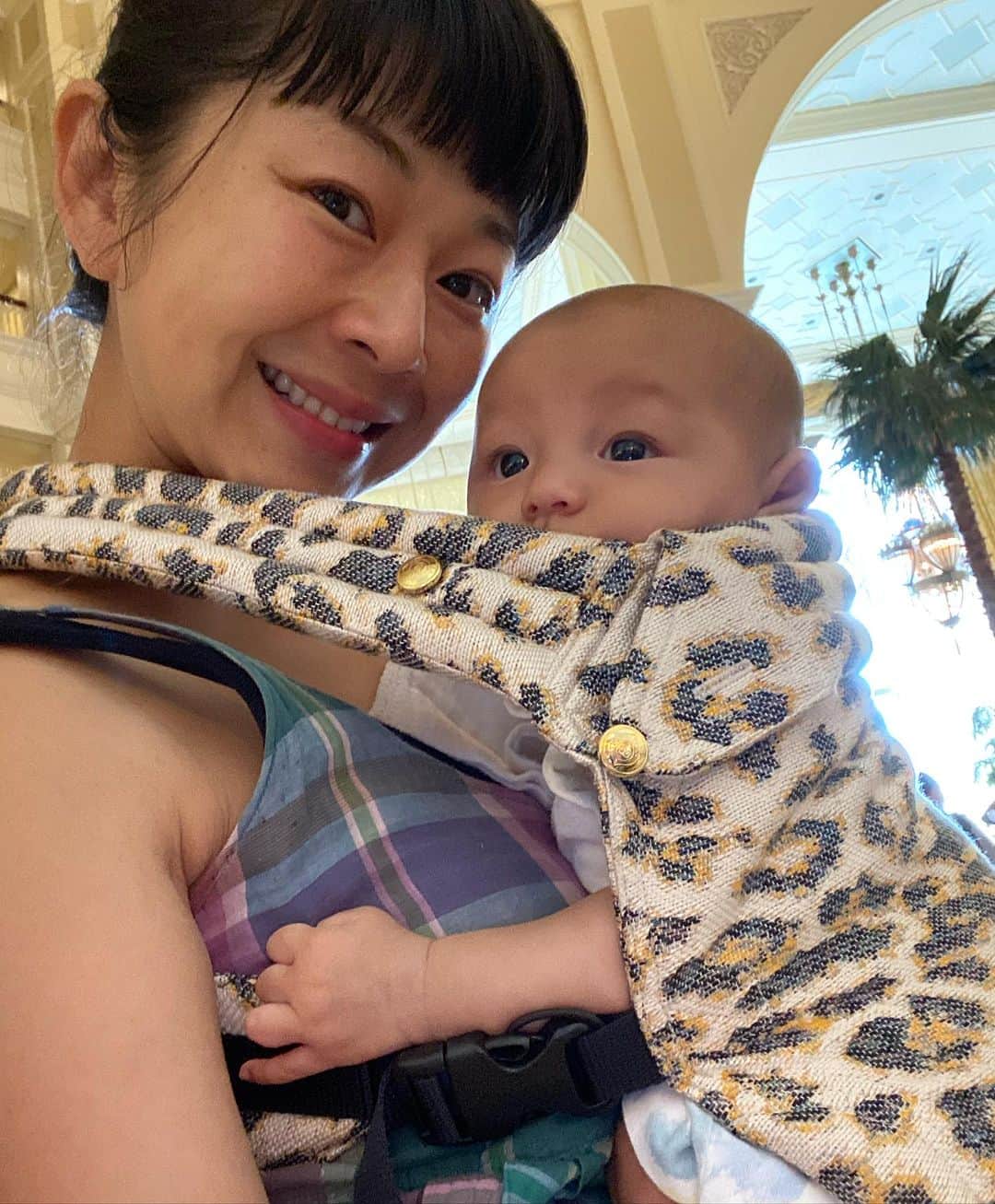 YOPPYのインスタグラム：「. 精一杯生きることは めちゃくちゃかっこいいと思う ひたすら 前の出来事だけに向き合って　押し切り押し切り 時に　上手投げを　受け それはそれはとても　儚く散ることも　  けれども 押し切りも 上手投げも 相手がいるから　起こる現象  1人でなんて そんな贅沢で決めれる技ではない  長男には 相撲部に入ってほしい 母である  押し切り~~~~~押し切り~~~~~  では 今から　シーツ作りという やりたーない作業でミシンをオープン  さいならっきょ」