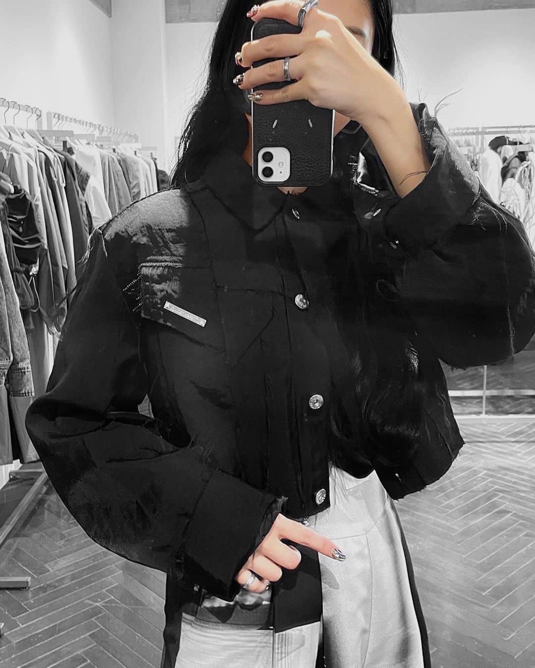 lve_xxxxさんのインスタグラム写真 - (lve_xxxxInstagram)「. . @prankproject_official  AW受注会にお邪魔してきました。  試着しちゃうと最後よ…💸 全部欲しくなってしまう病発症する😂爆  吟味して、吟味して4点に留まったけど 店舗入荷したら絶対に買うんだろーな←  やっぱりｼﾞｬｰｼﾞ買うわ！←  @m._.4h  本日は有難う御座いました♡  @iku_0405  また、遊んでねぇー🫶✧  .」7月23日 23時30分 - lve_xxxx