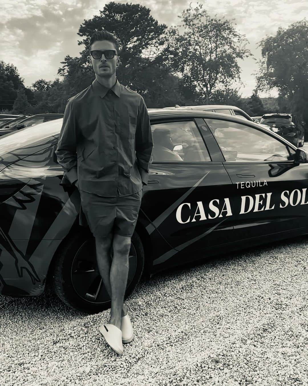 ハーベイ・ニュートン・ヘイドンのインスタグラム：「No better way to travel for an evening out  @poweredbyrove  @casadelsoltequila」